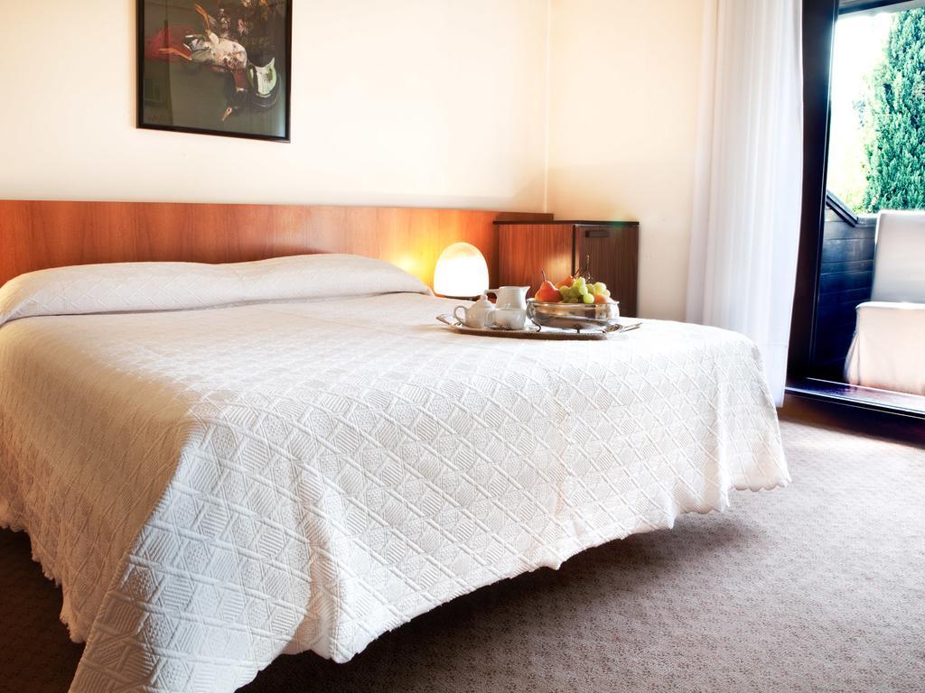 Hotel Due Mori تْشيتاديلاّ المظهر الخارجي الصورة
